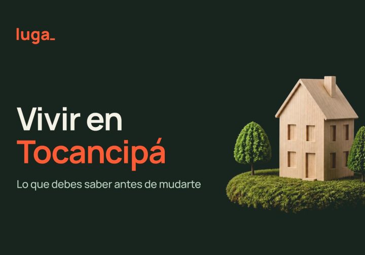 Casa de madera sobre pasto con árboles: vivir en Tocancipá
